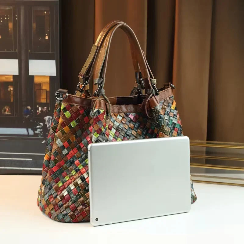 El encanto ecléctico de Laura | Bolso tote de piel con patchwork