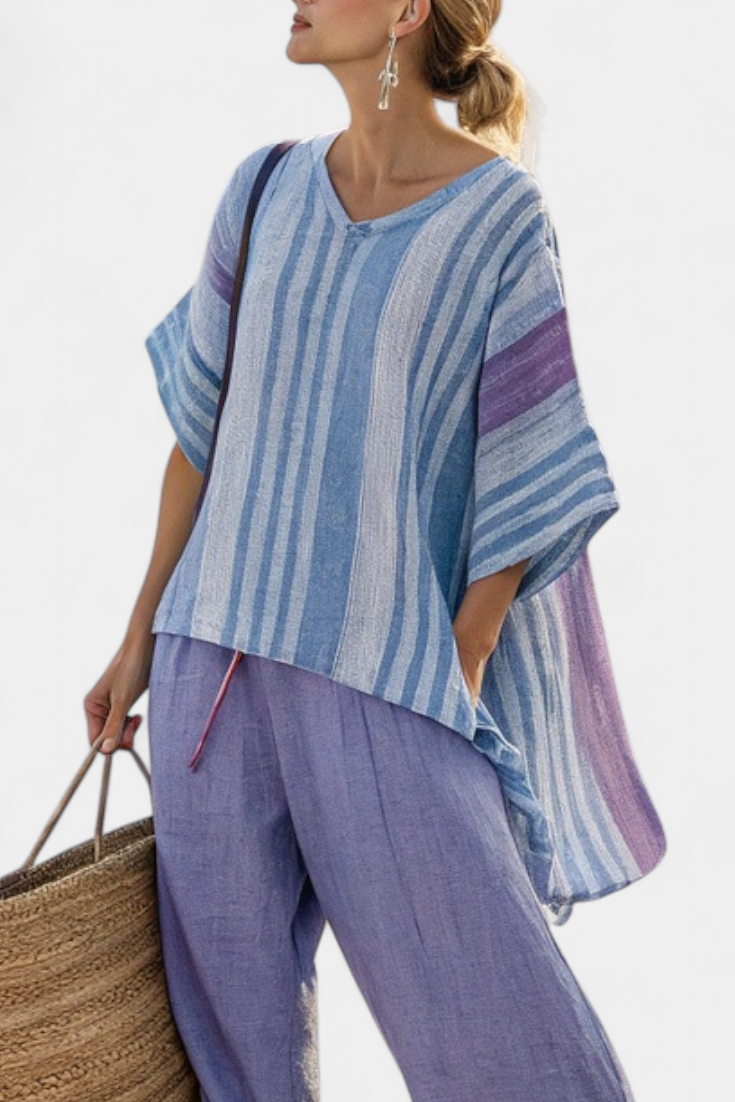 Carlotta – Top elegante color lavanda e azzurro con pantaloni di lino