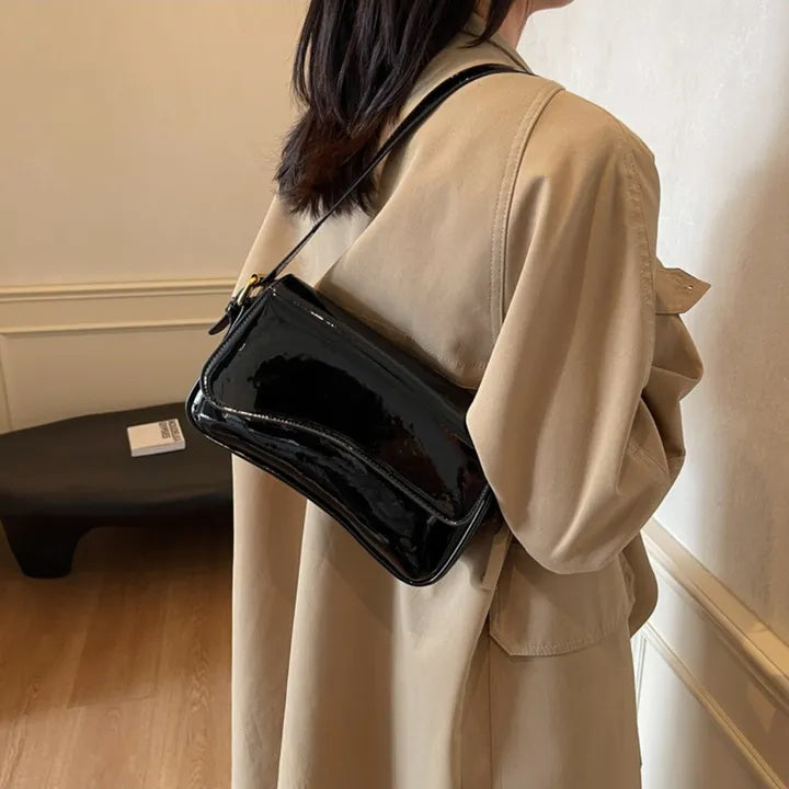 Carla Motti - Bolsa Premium