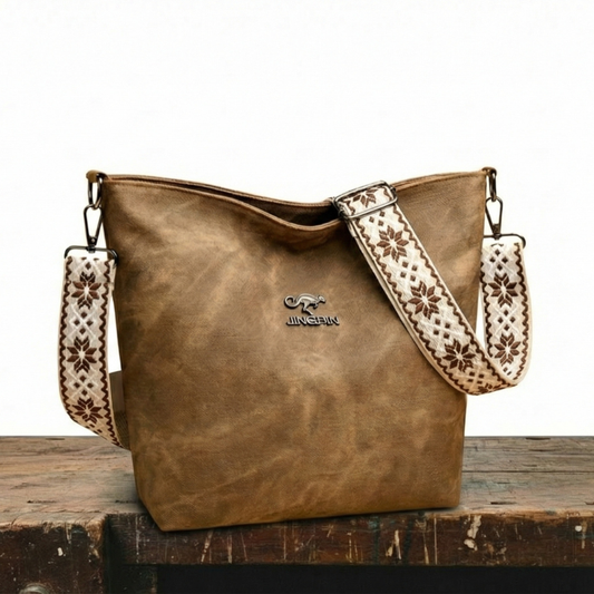 Elegancia informal de Milan | Bolso de hombro moderno