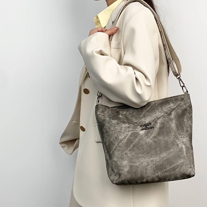 Elegancia informal de Milan | Bolso de hombro moderno